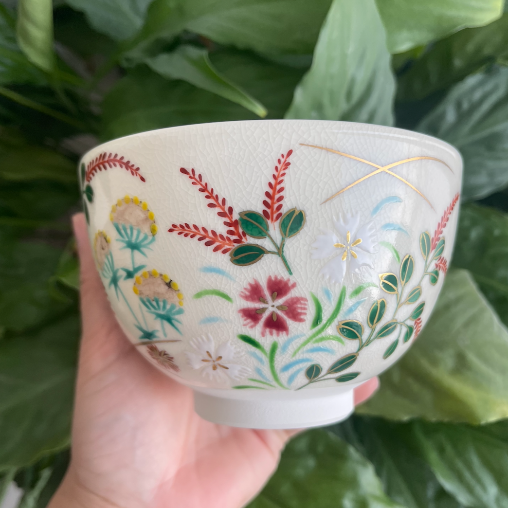 Hand-painted 360 degrees Floral Chawan