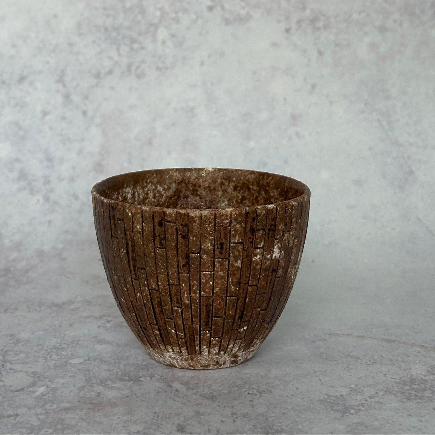 Emui: Handmade Guinomi Cup - Vertical Pattern Brown