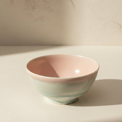 Yamaki Ikai: Shinkou Kiln Pastel Matcha Bowl (Pink / Blue)