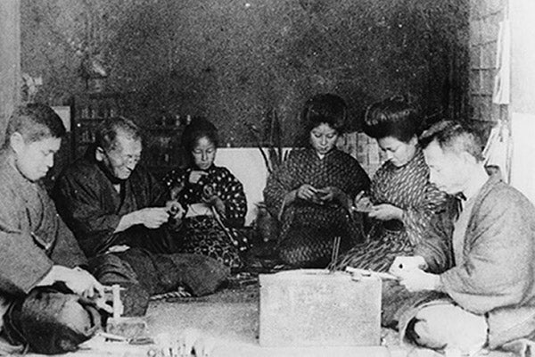 The Kubo family crafting matcha whisks 130 years ago