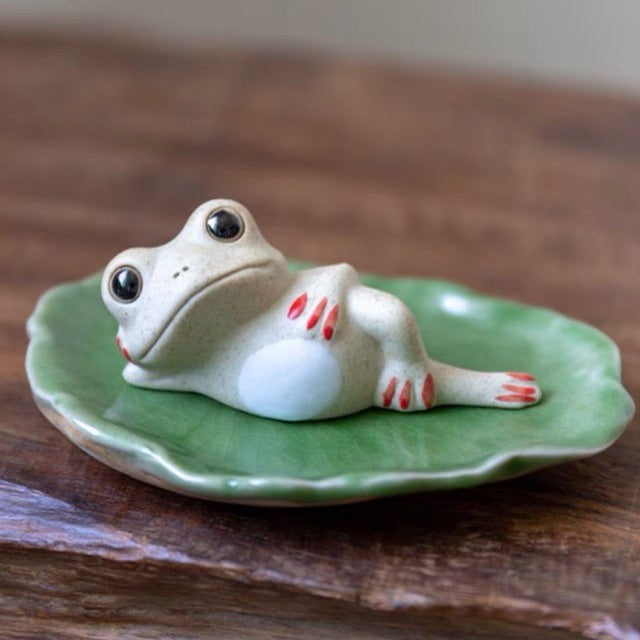 Chillin' Like A Villain Frog Tea Pet